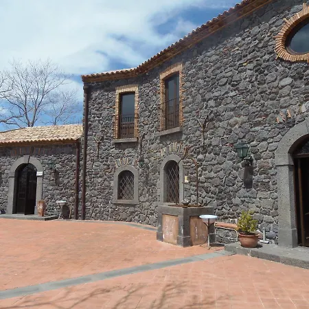 Le Cisterne Dell'etna Calcerana-Marina