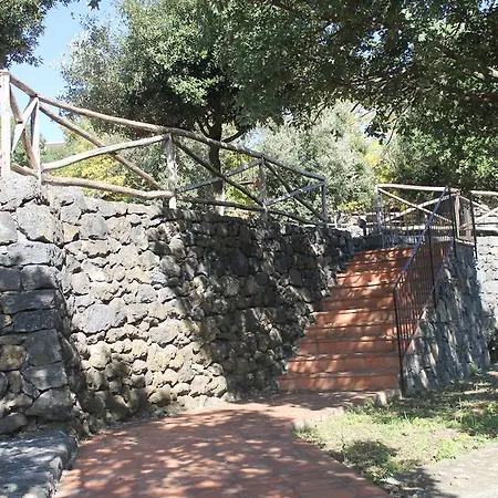 Le Cisterne Dell'etna 3*