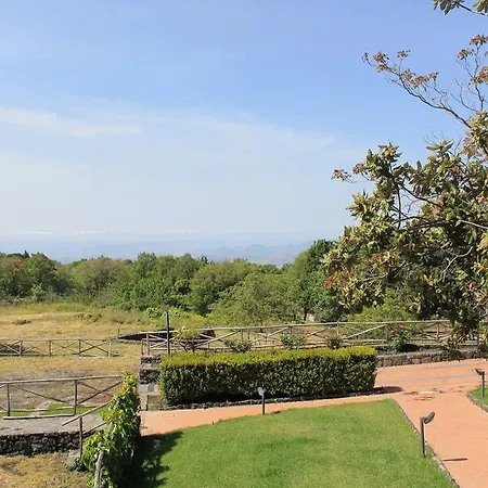 Le Cisterne Dell'etna Calcerana-Marina