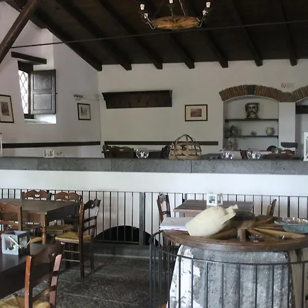 Hotel Le Cisterne Dell'etna